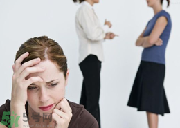 社交恐懼癥的原因及表現(xiàn)？如何治療社交恐懼癥？