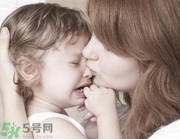 孩子性格內(nèi)向懦弱怎么辦？孩子性格內(nèi)向懦弱的原因？