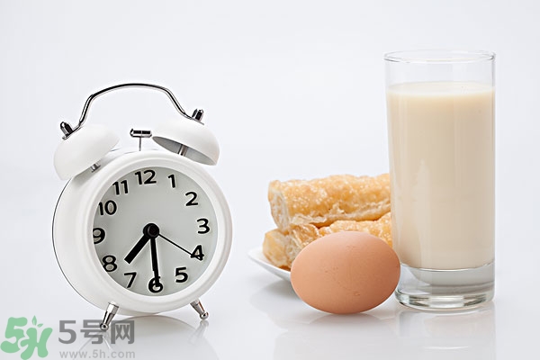 豆奶粉結(jié)塊還能喝嗎？豆奶粉分層還能喝嗎？