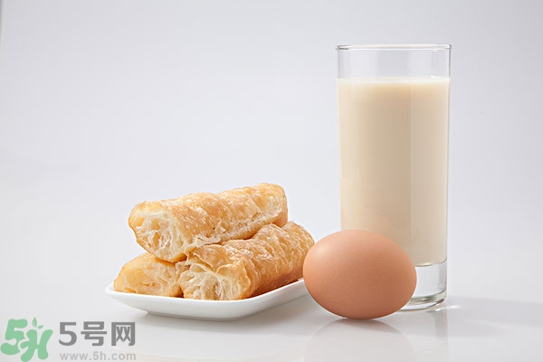 豆奶粉結(jié)塊還能喝嗎？豆奶粉分層還能喝嗎？