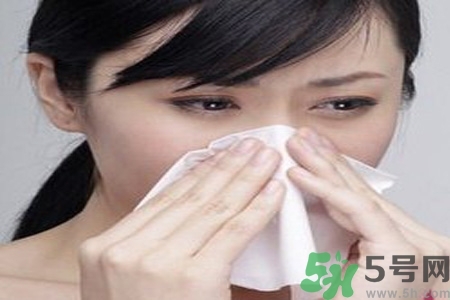 過敏性鼻炎的發(fā)病因素是什么？過敏性鼻炎的并發(fā)癥有哪些？