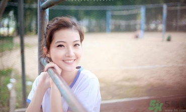 13歲女生平胸怎么辦？13歲女生平胸正常嗎？