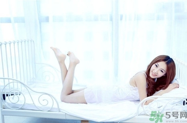 初一女孩能穿情趣內衣嗎？初中女生應該穿什么內衣？