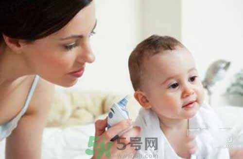 寶寶發(fā)燒多久量一次體溫？寶寶發(fā)燒怎么量體溫？