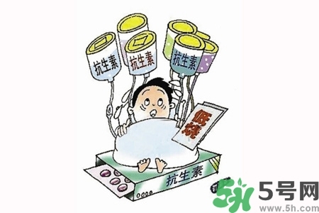 濫用抗生素會(huì)導(dǎo)致免疫力下降嗎？?濫用抗生素會(huì)出現(xiàn)什么癥狀？