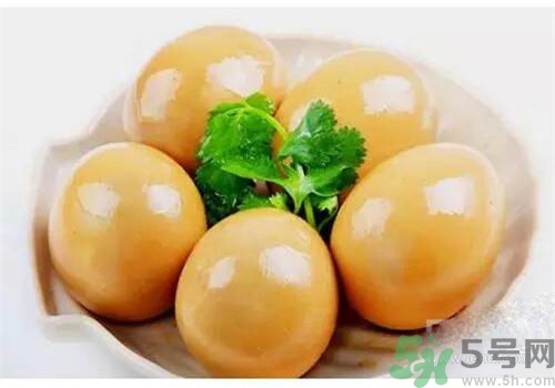 眼睛干澀吃什么好？眼睛疲勞吃什么好？