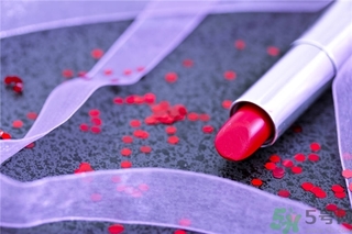 口紅掉色正常嗎？口紅掉色好還是不掉色好？