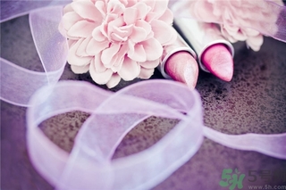 口紅掉色正常嗎？口紅掉色好還是不掉色好？