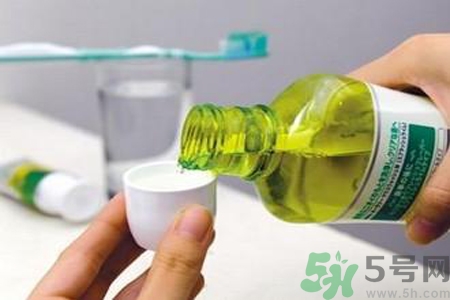 口腔潰瘍可以用漱口水嗎？口腔潰瘍能不能用漱口水？