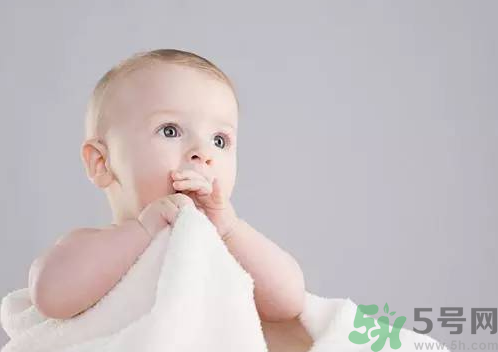 秋季嬰兒要每天洗澡嗎？秋季給嬰兒洗澡的正確步驟