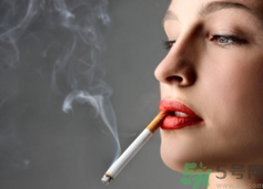 上廁所抽煙好嗎？上廁所抽煙有什么害處？