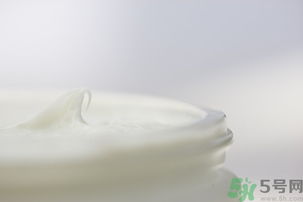 妝前乳有必要用嗎？妝前乳什么時候用？