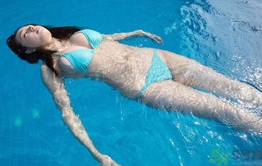 19歲女生胸小怎么辦？19歲女生胸還會發(fā)育么？