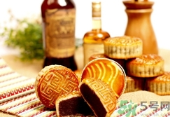 吃月餅可以喝啤酒嗎？吃完月餅可以喝啤酒嗎？