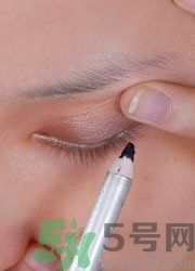 眼線怎么畫(huà)好看圖解？單眼皮怎么畫(huà)眼線好看？