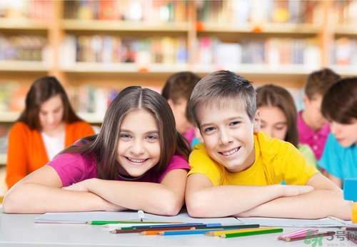 怎么讓女孩子喜歡自己？怎么讓男孩子喜歡自己？