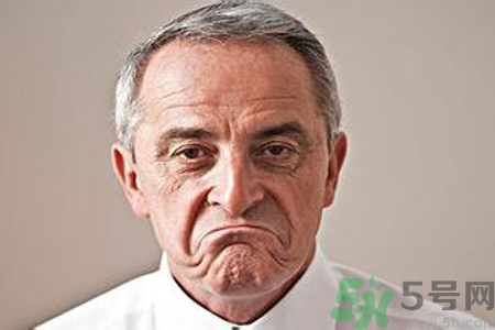 產(chǎn)生中年危機(jī)的原因是什么？男性中年危機(jī)的好發(fā)年齡？