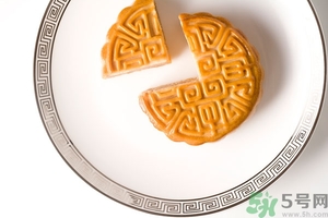 月餅的熱量高嗎？吃一個(gè)月餅會(huì)長(zhǎng)胖嗎？