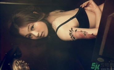 女生紋身紋哪兒比較好看？紋身可以徹底洗掉嗎？
