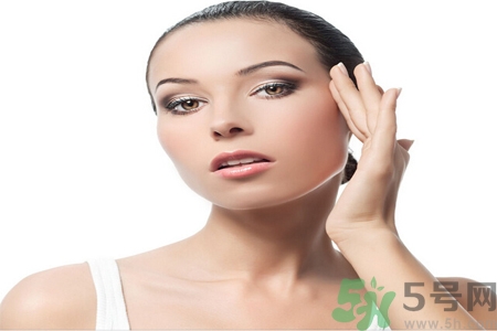 鼻子兩側(cè)長痘的原因是什么？如何去除鼻子兩側(cè)的痘？