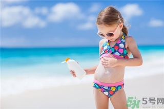 夏天涂防曬霜有用嗎？吃什么防曬又美白？
