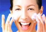 鼻子兩側(cè)長痘的原因是什么？如何去除鼻子兩側(cè)的痘？