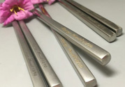 合金筷子用的什么材料？合金筷子和不銹鋼筷子哪個(gè)好？