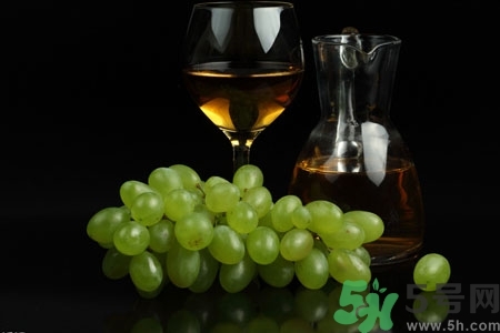 紅酒開瓶器怎么用？沒有開瓶器怎么開紅酒？