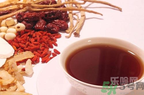 黃芪當(dāng)歸可以泡水喝嗎？黃芪當(dāng)歸泡水喝有什么功效？
