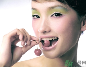眼影干了怎么辦？眼影保質(zhì)期一般多久？