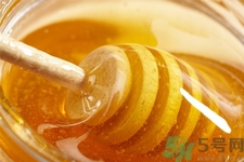 ?蜂蜜怎么吃才有營養(yǎng)？蜂蜜的鑒別方法是什么？