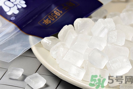冰糖和白糖紅糖有什么區(qū)別？冰糖和普通糖有什么區(qū)別？
