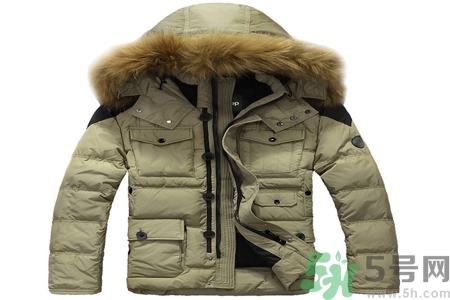羽絨服怎么洗？白色羽絨服怎么洗？