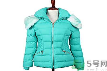羽絨服怎么洗？白色羽絨服怎么洗？