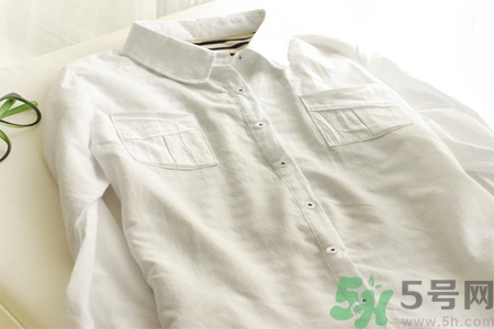白衣服被染色怎么辦？衣服染色去除小竅門