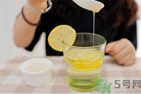 早晨空腹喝蜂蜜水好嗎？蜂蜜水什么時候喝好？