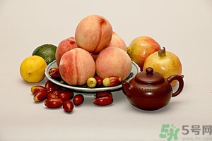 蘋果和桃子能一起榨汁嗎？蘋果和桃子能一起煮嗎？