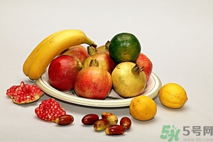 蘋果和桃子能一起榨汁嗎？蘋果和桃子能一起煮嗎？