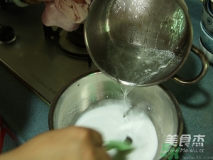 水晶月餅用的什么粉？水晶月餅的做法及配方