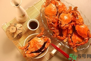 吃螃蟹可以喝紅酒嗎？吃螃蟹可以喝酒嗎？