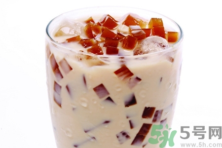 晚上喝奶茶會失眠嗎？晚上喝奶茶會不會失眠？