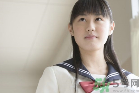 初中生女生的標(biāo)準(zhǔn)胸圍是多少？初中女生正常胸圍是多少？