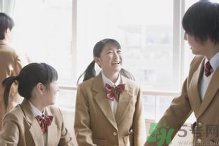 初中生女生的標(biāo)準(zhǔn)胸圍是多少？初中女生正常胸圍是多少？