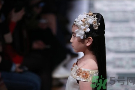 9歲女生的標(biāo)準(zhǔn)身高體重是多少？9歲女生正常身高體重是多少？