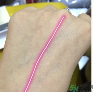 菲詩小鋪水光無瑕氣墊修顏乳怎么樣？菲詩小鋪氣墊cc好用嗎？