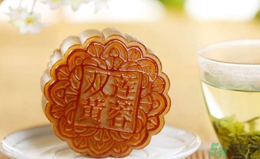 蓮蓉月餅的餡料是什么？蓮蓉月餅的餡料怎么做？