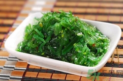 下巴長痘是上火嗎？下巴長痘吃什么好？