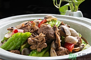 苦瓜汁可以敷臉嗎？苦瓜汁敷臉可以祛痘嗎