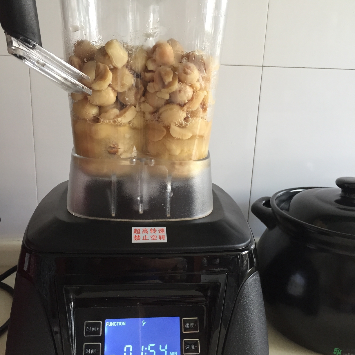 蓮蓉月餅的餡料是什么？蓮蓉月餅的餡料怎么做？