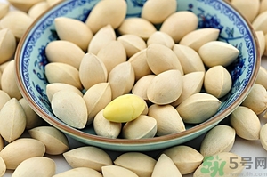 白果什么時(shí)候成熟？沒熟的白果能不能吃？